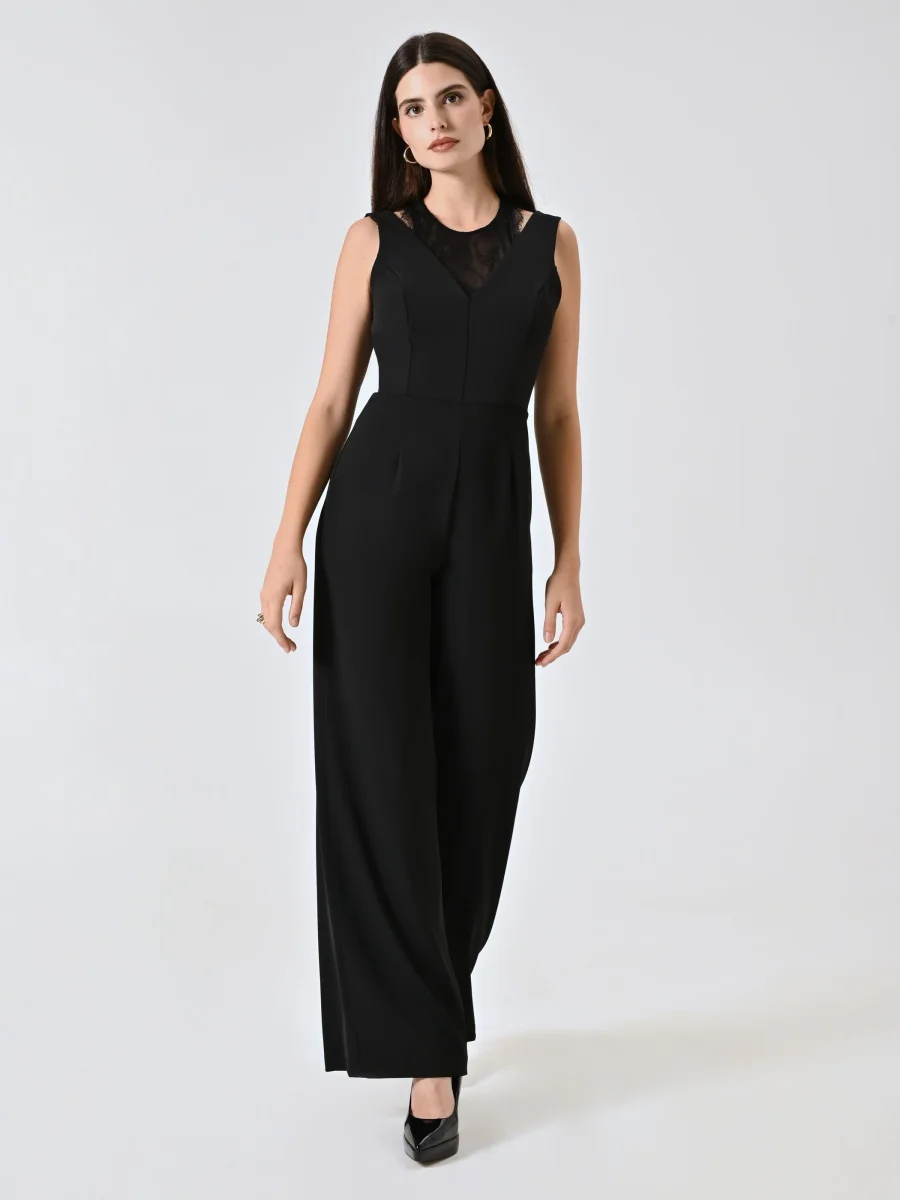 Tuta Nera con Inserto in Pizzo e dettaglio Cut Out - immagine 4
